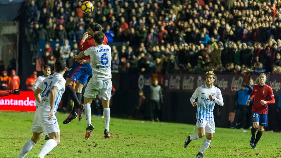 Partido de Liga entre Osasuna y Málaga (1-1) disputado en El Sadar (53). IÑIGO ALZUGARAY