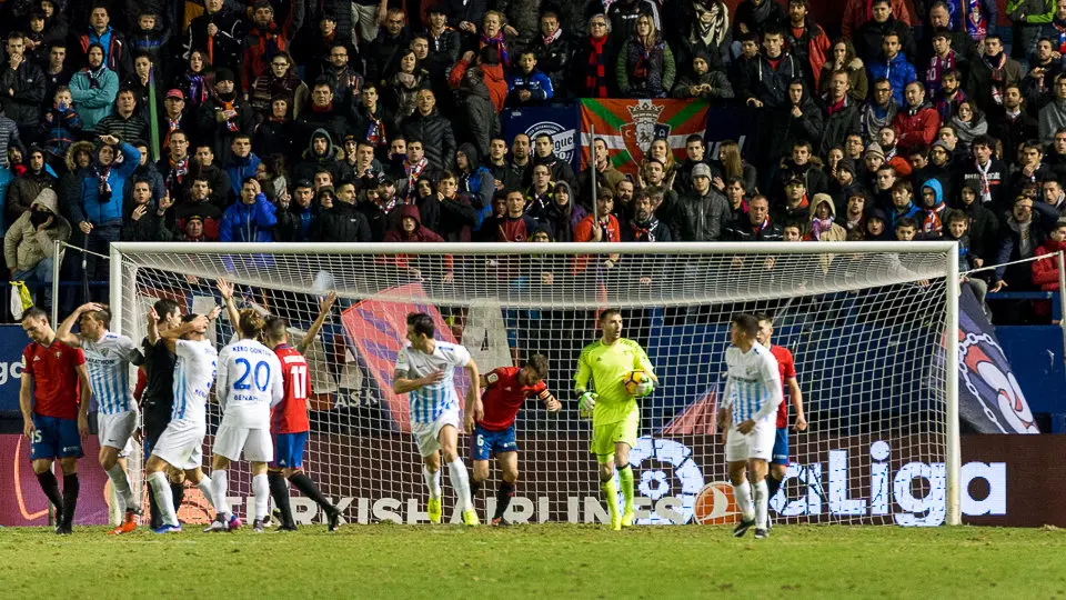 Partido de Liga entre Osasuna y Málaga (1-1) disputado en El Sadar (62). IÑIGO ALZUGARAY