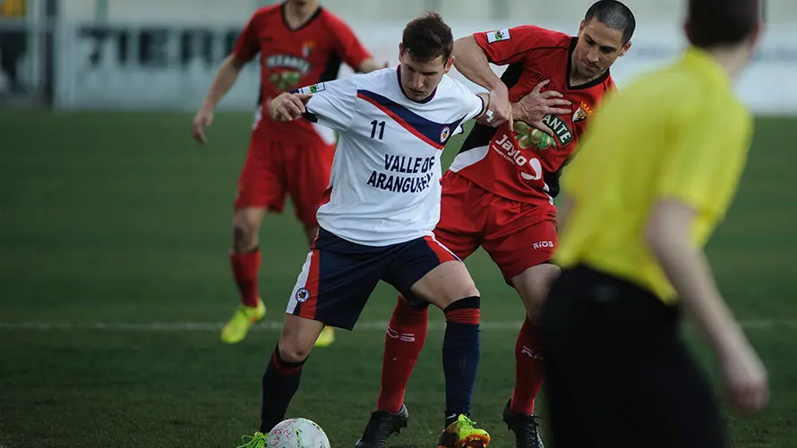 Derby Navarro entre el Mutilvera y el Tudelano. MIGUEL OSÉS_10