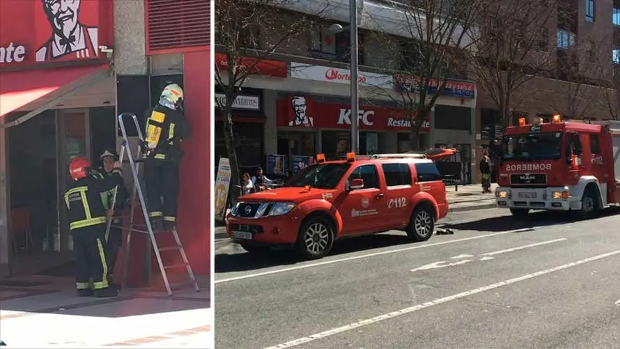 Los bomberos sofocan un incendio en el Kentuky Fried Chicken de Pio XII de Pamplona. BOMBEROS (1)
