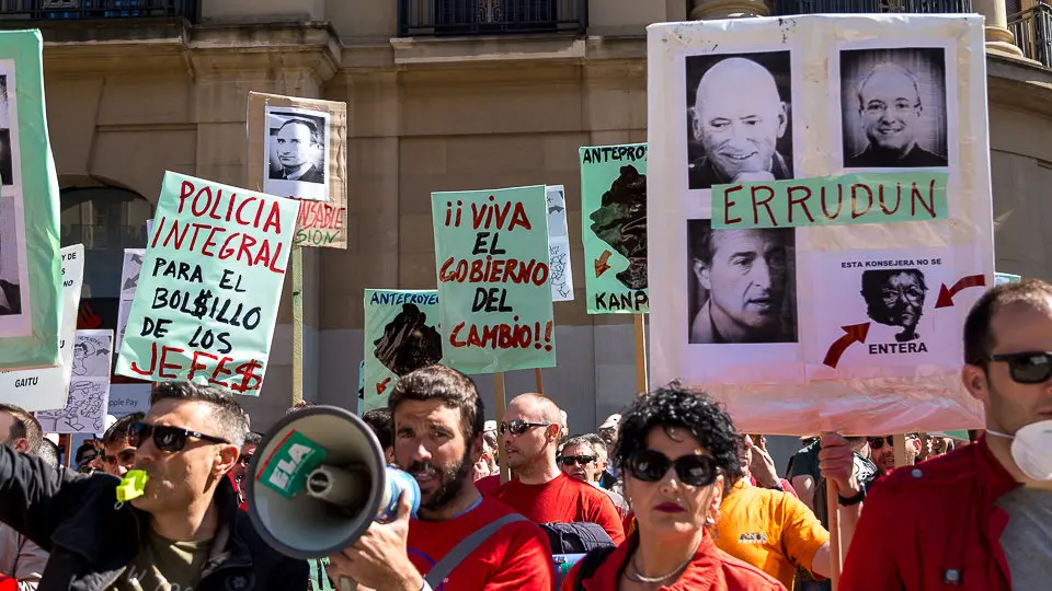 Concentración contra el anteproyecto de ley de policías de Navarra elaborado por el Gobierno (06). IÑIGO ALZUGARAY