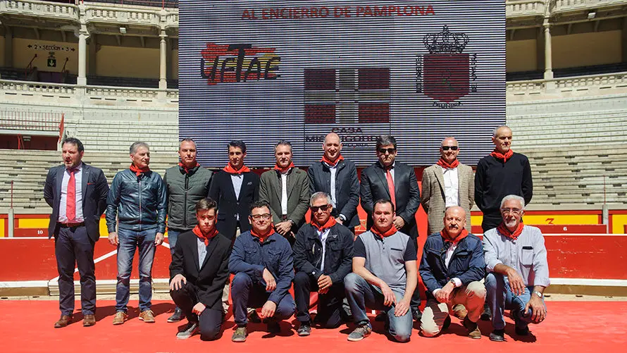 Entrega del primer Premio a las Tradiciones Taurinas Populares al encierro de los Sanfermines. MIGUEL OSÉS (14)