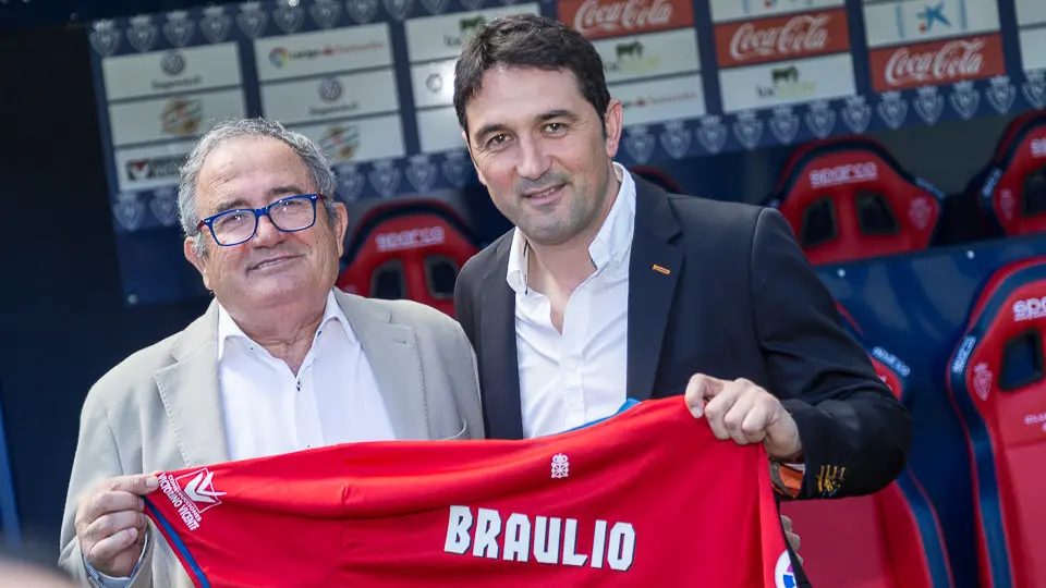 Presentación de Braulio Vázquez como nuevo director deportivo del Club Atlético Osasuna para las dos próximas temporadas (72). IÑIGO ALZUGARAY