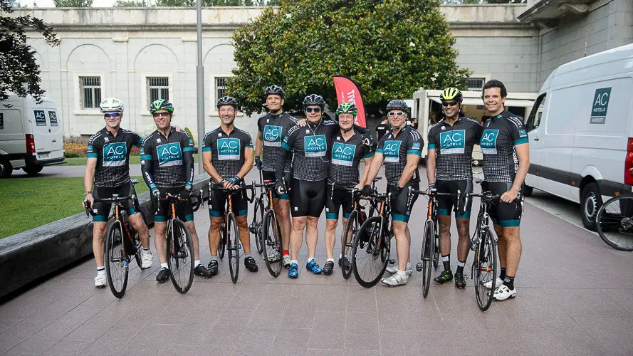 XXVII Ruta Xacobea en bici de AC Hoteles, con más de 70 participantes como Antonio Catalán o Indurain. PABLO LASAOSA (10)