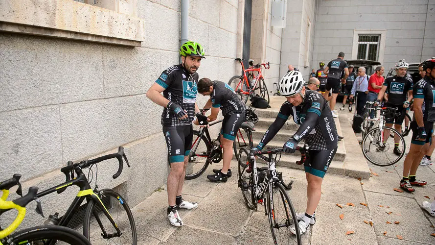 XXVII Ruta Xacobea en bici de AC Hoteles, con más de 70 participantes como Antonio Catalán o Indurain. PABLO LASAOSA (18)