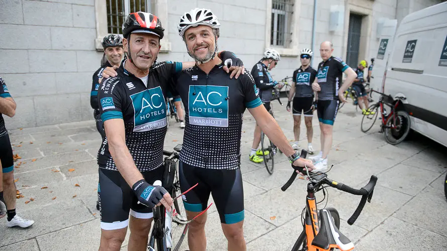 XXVII Ruta Xacobea en bici de AC Hoteles, con más de 70 participantes como Antonio Catalán o Indurain. PABLO LASAOSA (27)