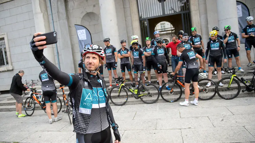 XXVII Ruta Xacobea en bici de AC Hoteles, con más de 70 participantes como Antonio Catalán o Indurain. PABLO LASAOSA (28)