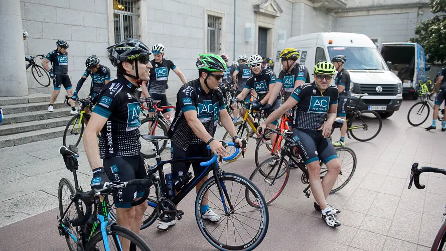 XXVII Ruta Xacobea en bici de AC Hoteles, con más de 70 participantes como Antonio Catalán o Indurain. PABLO LASAOSA (30)