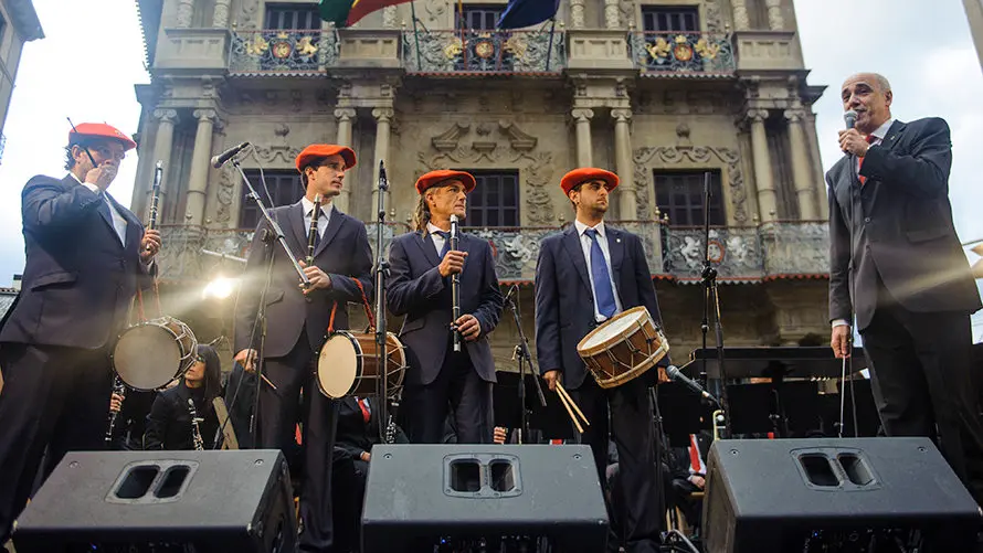 Concierto presanferminero de La Pamplonesa en la Plaza Consistorial. MIGUEL OSÉS_8