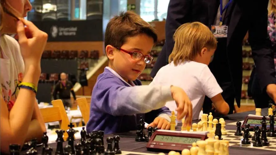 Participantes en el II Torneo Internacional Solidario de Ajedrez celebrado en Pamplona. S. REDÍN (8)
