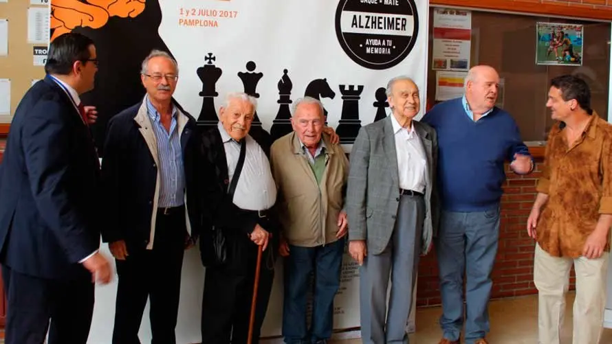 Participantes en el II Torneo Internacional Solidario de Ajedrez celebrado en Pamplona. S. REDÍN (10)