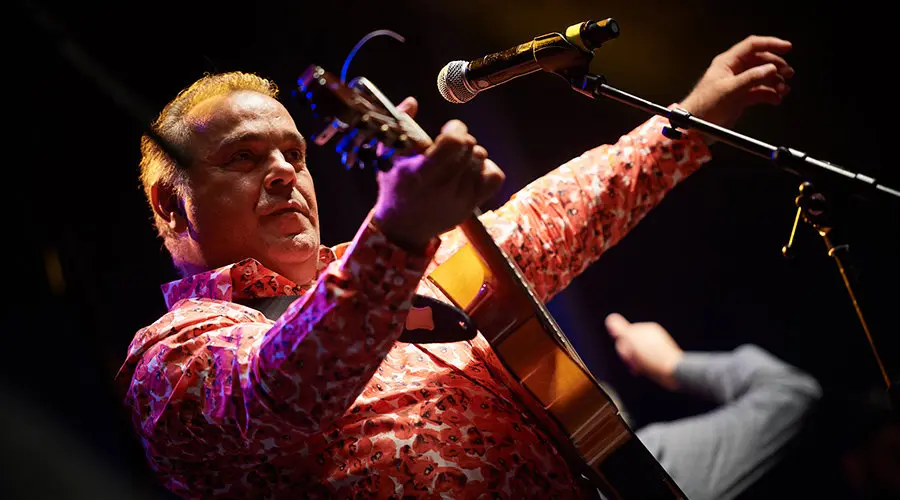El grupo los Gipsy Kings ofrece un concierto en la Plaza de los Fueros de Pamplona el día 7 de San Fermín DANIEL FERNÁNDEZ04