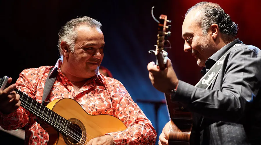 El grupo los Gipsy Kings ofrece un concierto en la Plaza de los Fueros de Pamplona el día 7 de San Fermín DANIEL FERNÁNDEZ06