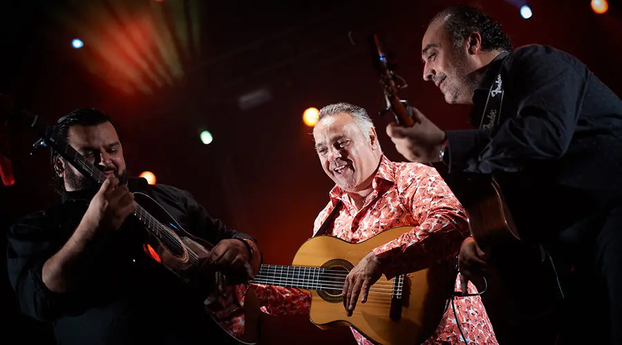 El grupo los Gipsy Kings ofrece un concierto en la Plaza de los Fueros de Pamplona el día 7 de San Fermín DANIEL FERNÁNDEZ09