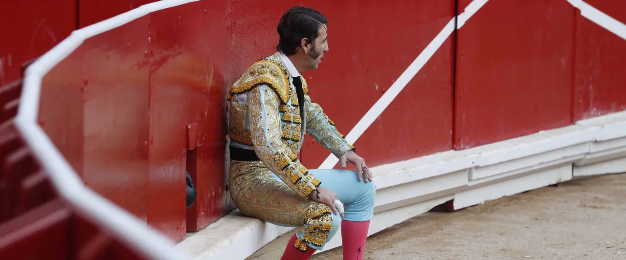 GRA380. PAMPLONA, 10/07/2017.- El diestro Juan José Padilla, durante la cuarta corrida de la Feria del Toro 2017 en la que comparte cartel con David Fandila 'El Fandi' y Manuel Escribano ante reses de Fuente Ymbro, de San José del Valle (Cádiz). EFE/Javier Lizón
