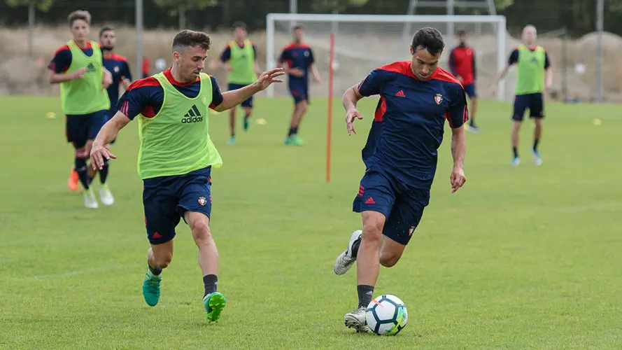 Entrenamiento de Osasuna en las instalaciones de Tajonar. PABLO LASAOSA 01