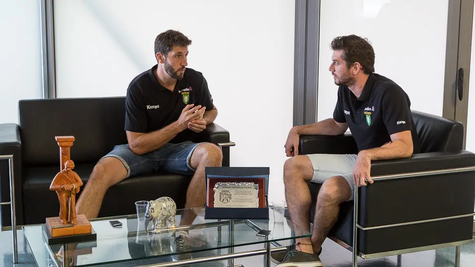 Presentación de los fichajes de Helvetia Anaitasuna Raúl Nantes y Cristian Martínez (01). IÑIGO ALZUGARAY