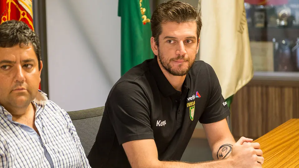 Presentación de los fichajes de Helvetia Anaitasuna Raúl Nantes y Cristian Martínez (20). IÑIGO ALZUGARAY