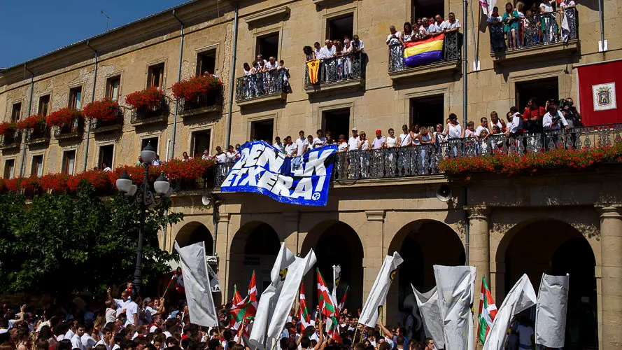 Chupinazo de las fiestas de Tafalla 2017. PABLO LASAOSA 03