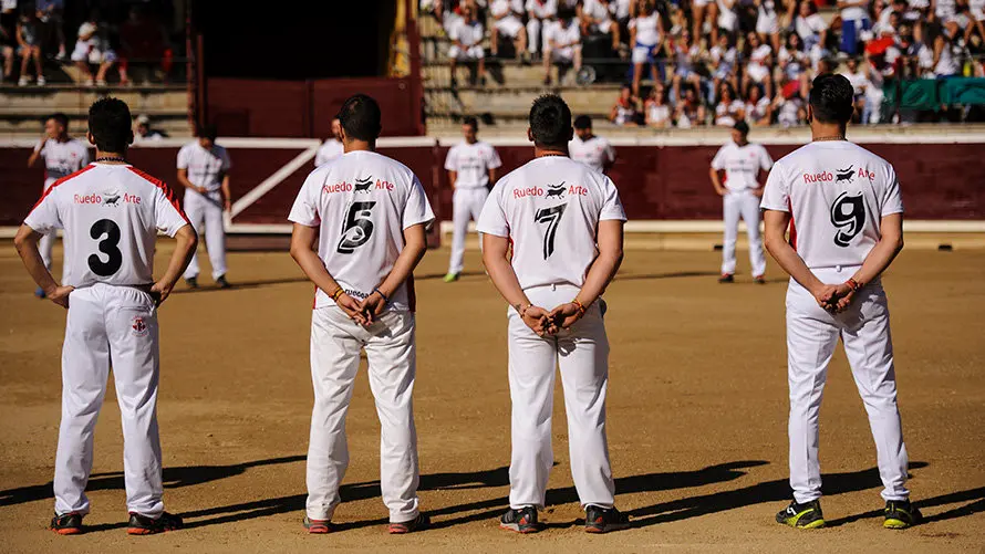 Concurso de Recortes de la Feria de Tafalla con los toros de la ganadería Macua. MIGUEL OSÉS_3