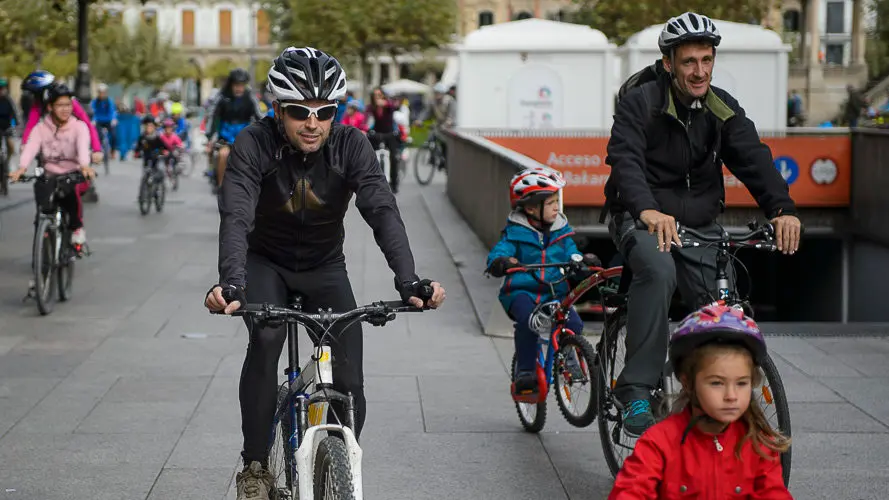 Ciclomarcha infantil y familiar en Pamplona, organizada dentro del Mes de la Movilidad. PABLO LASAOSA (5)