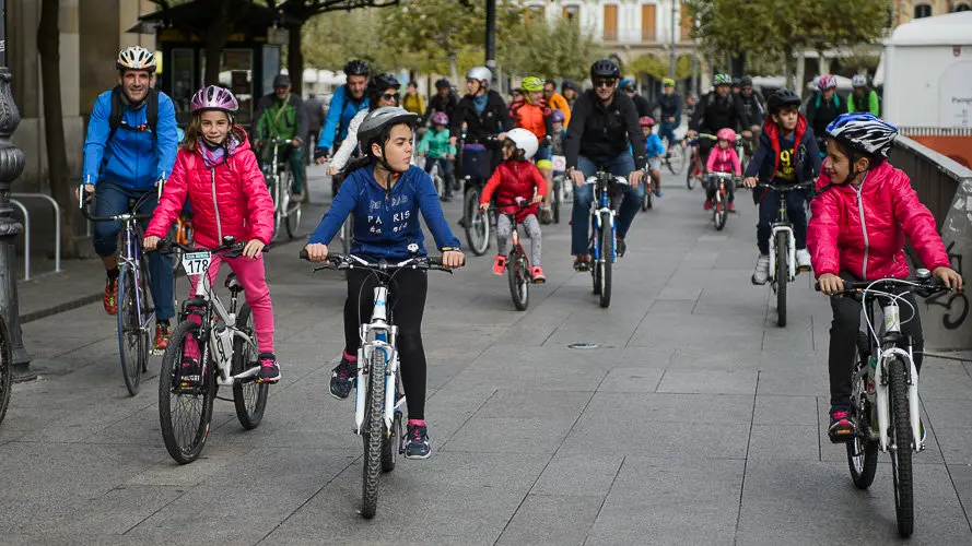 Ciclomarcha infantil y familiar en Pamplona, organizada dentro del Mes de la Movilidad. PABLO LASAOSA (10)