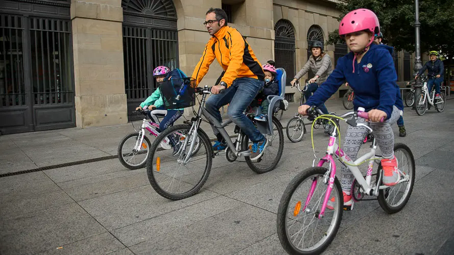Ciclomarcha infantil y familiar en Pamplona, organizada dentro del Mes de la Movilidad. PABLO LASAOSA (15)