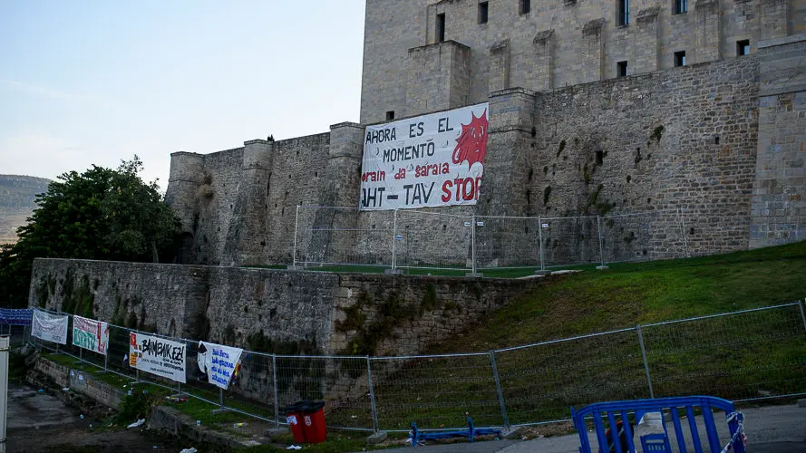 Pancartas y carteles en San Fermin Chiquito 201701