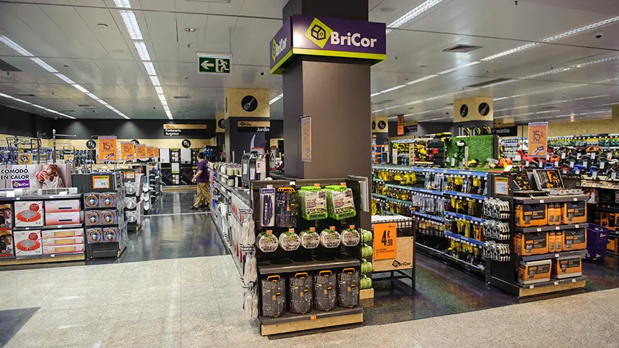 El Grupo El Corte Ingles abre la primera tienda urbana de Bricor en en Navarra. MIGUEL OSÉS_12