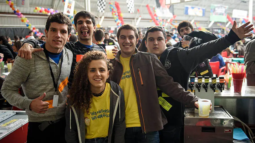 La carpa Universitaria de Invierno de 2017 reúne a miles de jovenes en Amaya. MIGUEL OSÉS (5)