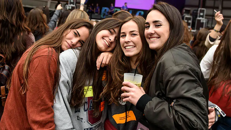 La carpa Universitaria de Invierno de 2017 reúne a miles de jovenes en Amaya. MIGUEL OSÉS (19)