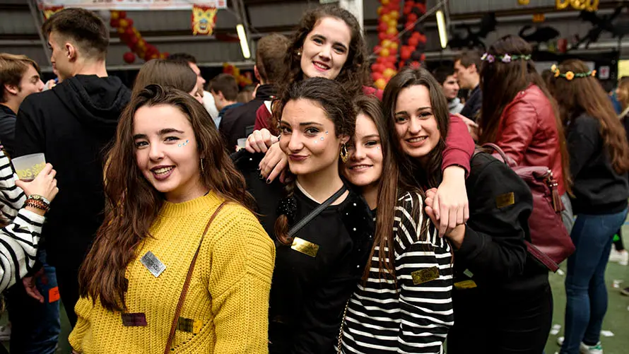 La carpa Universitaria de Invierno de 2017 reúne a miles de jovenes en Amaya. MIGUEL OSÉS (25)