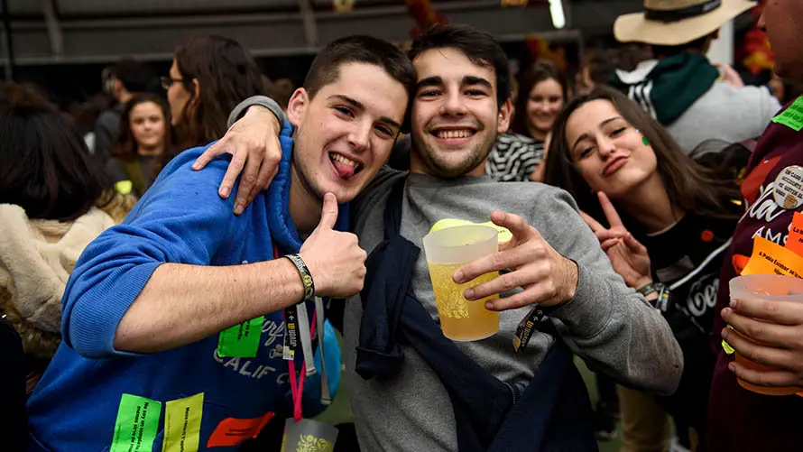 La carpa Universitaria de Invierno de 2017 reúne a miles de jovenes en Amaya. MIGUEL OSÉS (32)