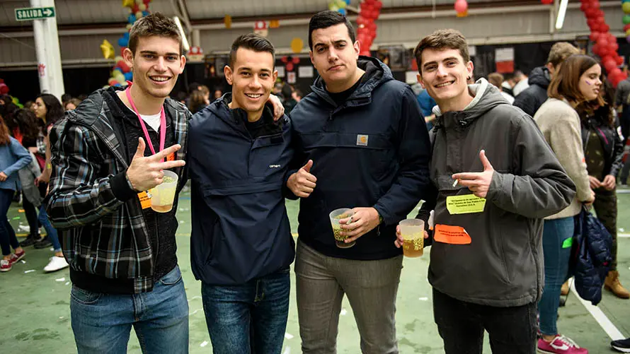 La carpa Universitaria de Invierno de 2017 reúne a miles de jovenes en Amaya. MIGUEL OSÉS (41)
