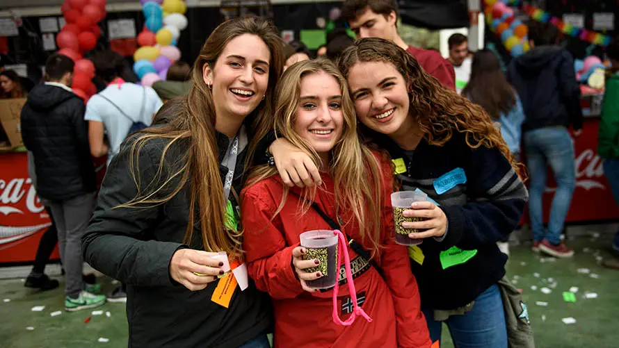 La carpa Universitaria de Invierno de 2017 reúne a miles de jovenes en Amaya. MIGUEL OSÉS (44)