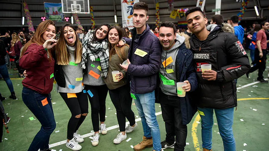 La carpa Universitaria de Invierno de 2017 reúne a miles de jovenes en Amaya. MIGUEL OSÉS (62)