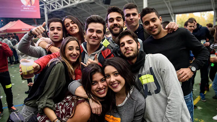La carpa Universitaria de Invierno de 2017 reúne a miles de jovenes en Amaya. MIGUEL OSÉS (66)