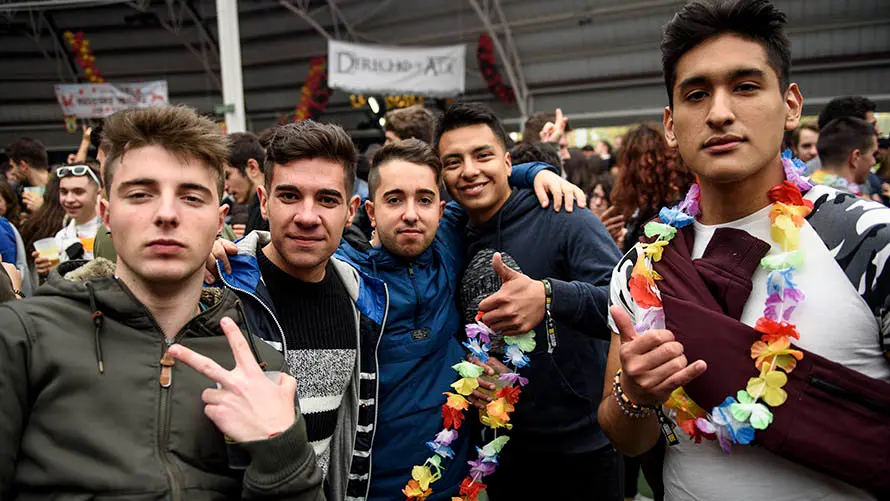 La carpa Universitaria de Invierno de 2017 reúne a miles de jovenes en Amaya. MIGUEL OSÉS (78)