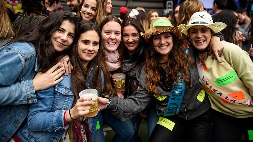 La carpa Universitaria de Invierno de 2017 reúne a miles de jovenes en Amaya. MIGUEL OSÉS (88)