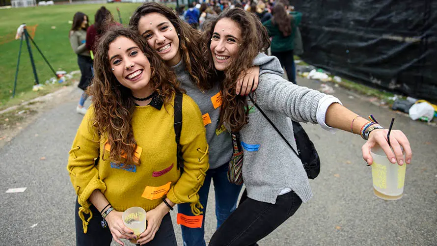 La carpa Universitaria de Invierno de 2017 reúne a miles de jovenes en Amaya. MIGUEL OSÉS (113)
