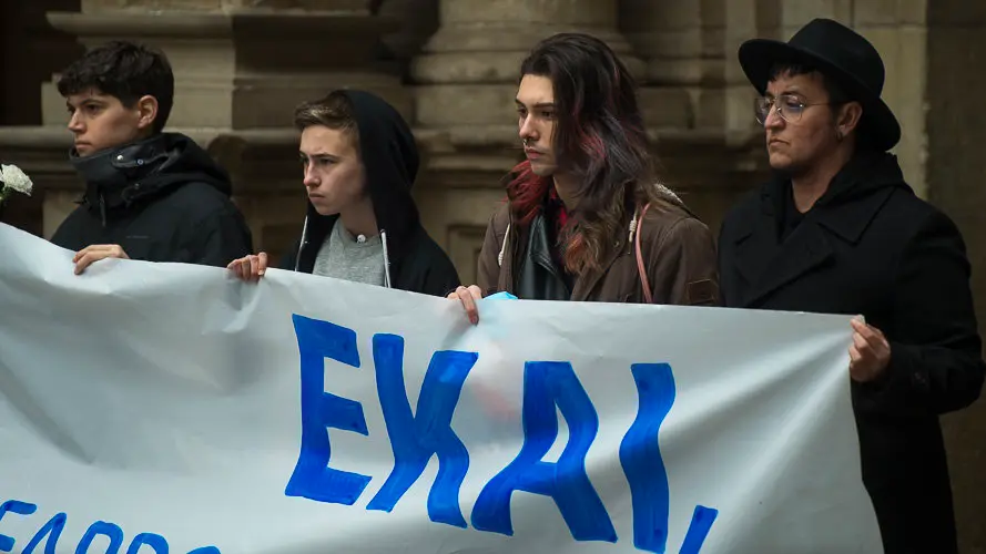 Concentración en homenaje al menor transexual vizcaíno muerto esta semana, organizada por la asociación Kattalingorri con el lema _Ekai, Nafarroa zurekin_ ('Ekai, Navarra contigo'). PABLO LASAOS (18)