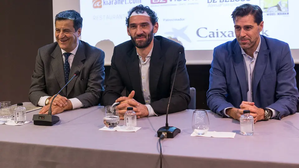 Jorge Garbajosa y Raúl Chapado participan en el _Foro Deporte y Sociedad_ en Pamplona (10). IÑIGO ALZUGARAY