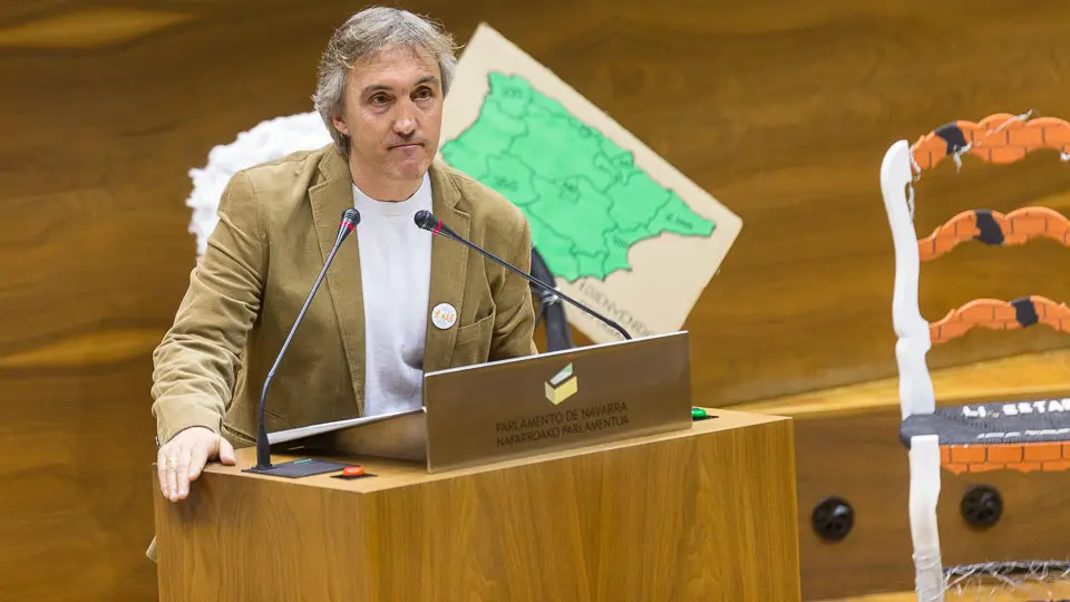 Encuentro entre alumnado de diversos centros educativos y representantes políticos del Parlamento, organizado por Alboan (10). IÑIGO ALZUGARAY