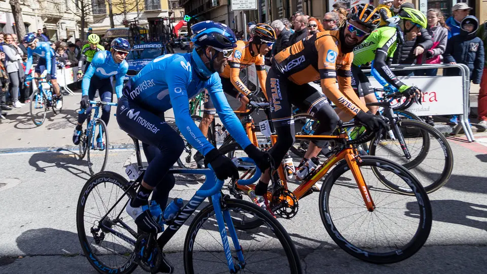 Salida de la XX edición del Gran Premio Miguel Induráin en Estella (40). IÑIGO ALZUGARAY