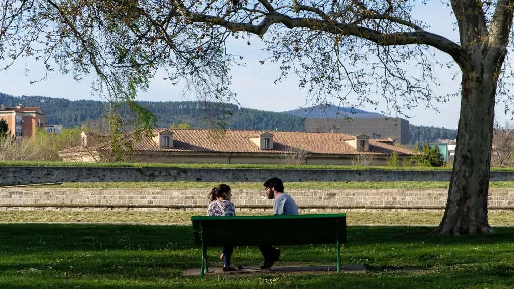 Tarde primaveral en el Parque Yamaguchi de Pamplona. Tiempo, calor, sol. (9). IÑIGO ALZUGARAY