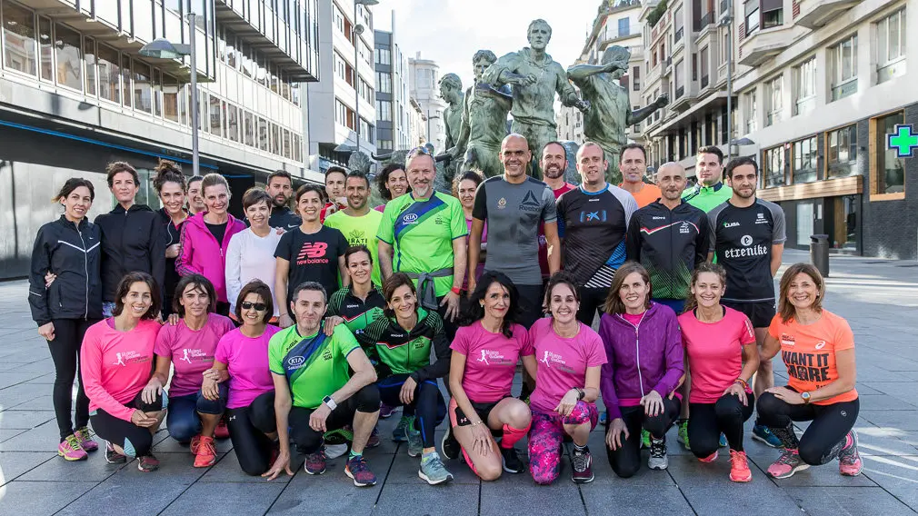 Master Class y entrenamiento por la ciudad con el exatleta Reyes Estévez en el marco de la Media Maratón de Pamplona (05). IÑIGO ALZUGARAY