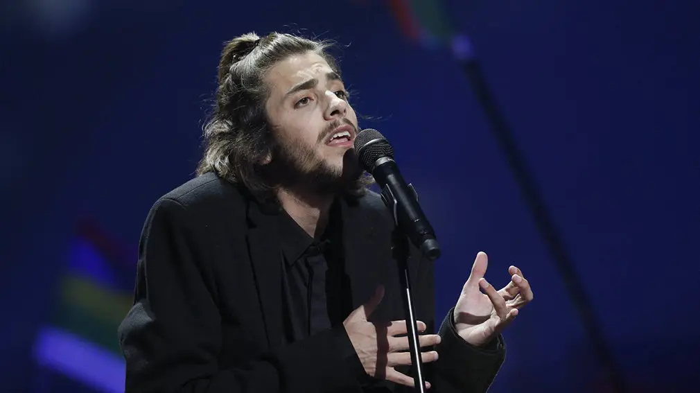 Imagen de Salvador Sobral representando a Portugal en Eurovisión 2017, donde consiguió el triunfo EFE Archivo