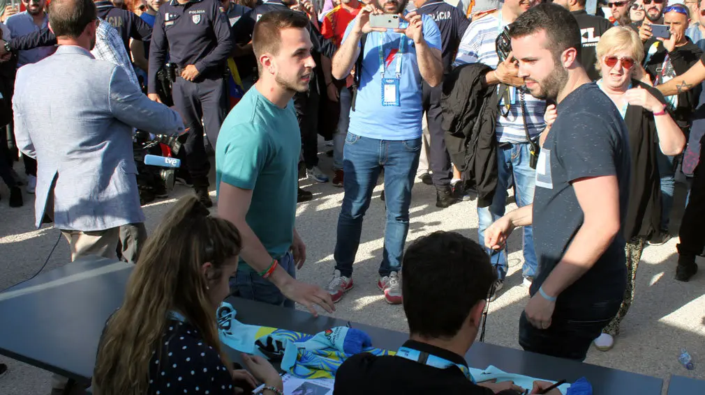 Cientos de eurofans han arropado a Amaia Romero y Alfred García en Lisboa. CRISTIAN BETELU (7)