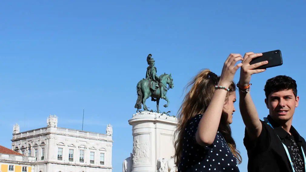 Cientos de eurofans han arropado a Amaia Romero y Alfred García en Lisboa. CRISTIAN BETELU (8)