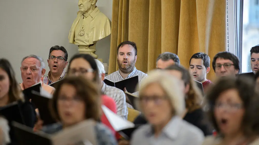 Últimos ensayos del Orfeón Pamplonés antes de viajar a San Petersburgo para participar en el festival de las Noches Blancas. PABLO LASAOSA 04